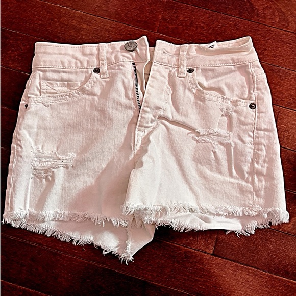 Aeropostale White Jean Shorts Distressed Casual - Picture 1 of 2